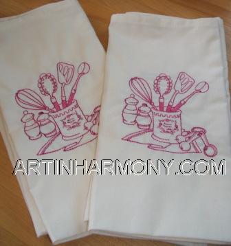 2 sets embrodery  table naqpkins